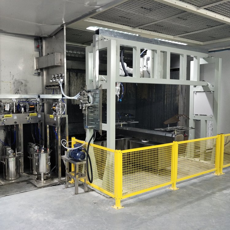 机器人转台式自动喷涂设备